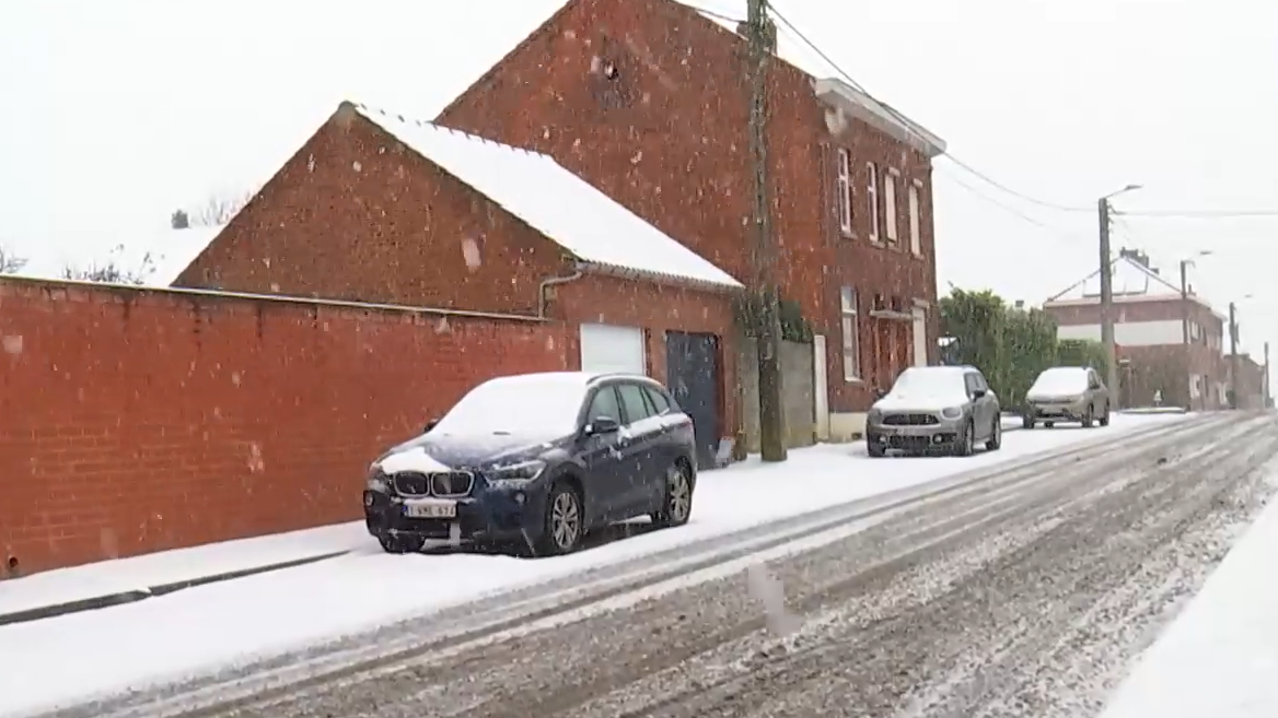 Neige/verglas : conseils de l’AWSR pour rouler en sécurité