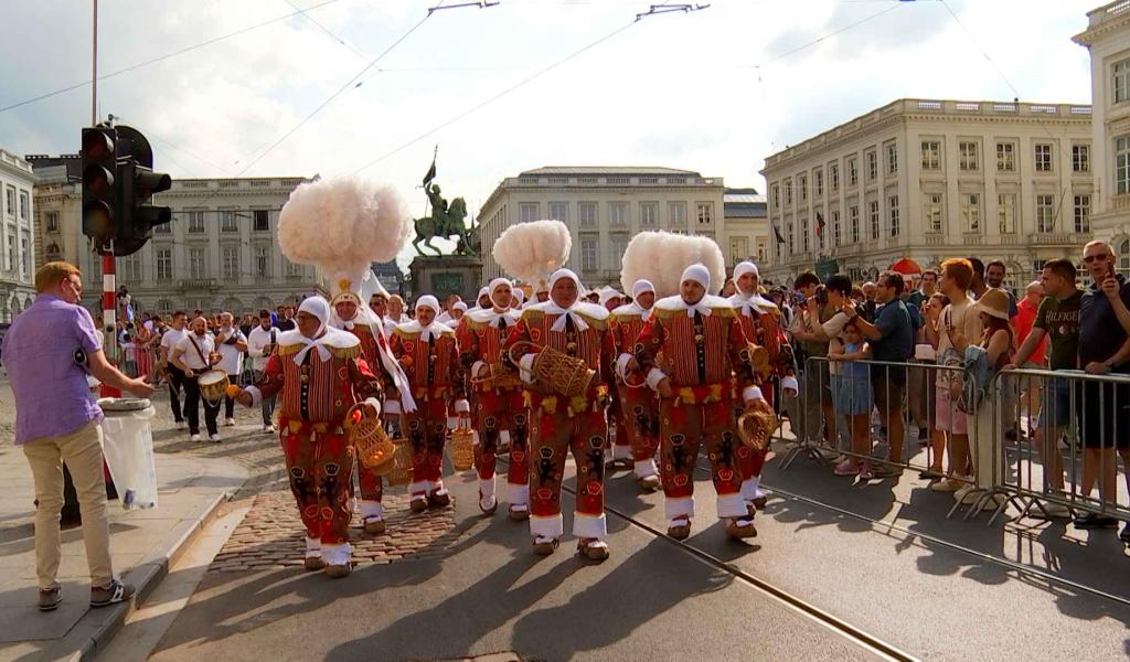 Bruxelles : Le folklore manageois mis à l'honneur par le Roi