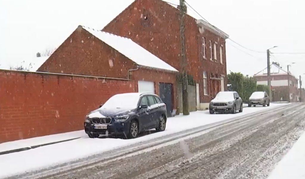 Neige/verglas : conseils de l’AWSR pour rouler en sécurité