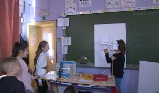 LA LOUVIERE : Un court-métrage de cinéma en ombres filmées à l'école St Antoine. 