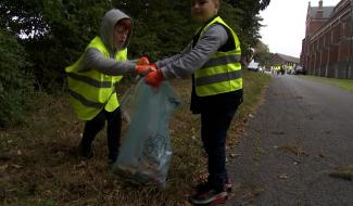 Bois-du-Luc : les enfants ramassent les déchets