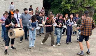 Zinneke Parade : dernière répétition pour les jeunes du Centre Indigo