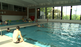 Soignies : un parcours aquatique à la piscine communale