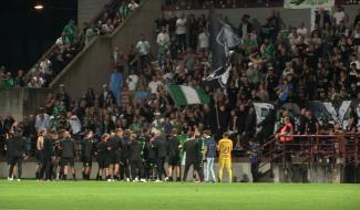 Coupe : La RAAL La Louvière remporte le derby à 10 contre 11