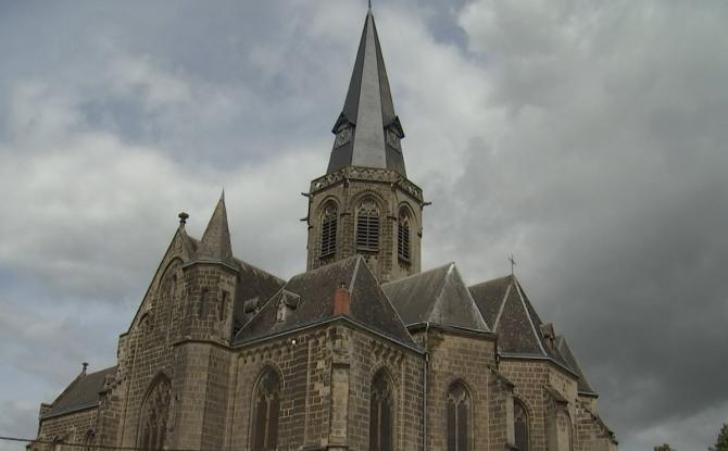 Le Roeulx : début du chantier de rénovation des façades de l'église Saint-Nicolas